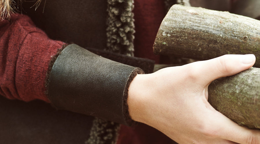 Wrist Warmers or Fingerless Gloves: Which Should You Choose?