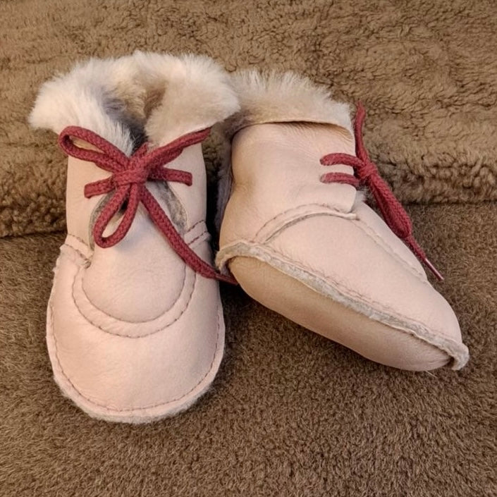 Women's Genuine Sheepskin Toggle Button Winter Boots – Leather-Moccasins